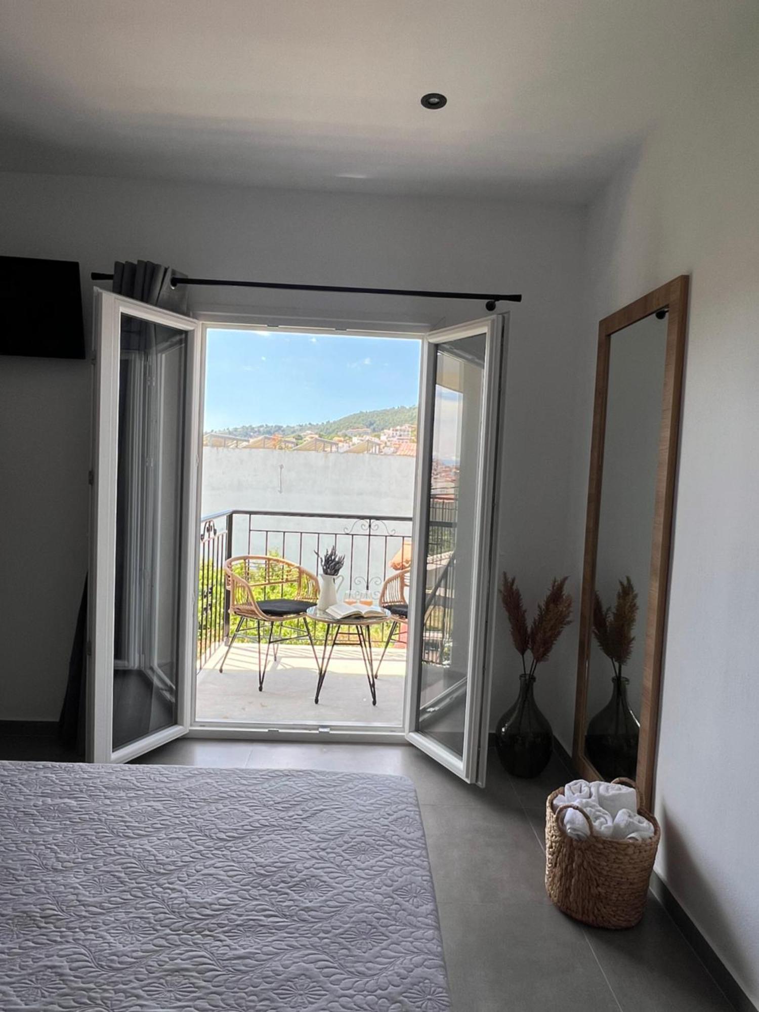 Cactus Apartment Skiathos Town Exterior photo